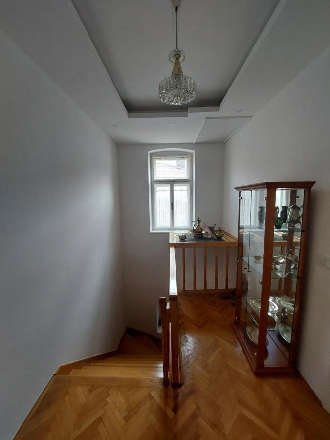 Apartment Honey Free Parking Сараєво Екстер'єр фото