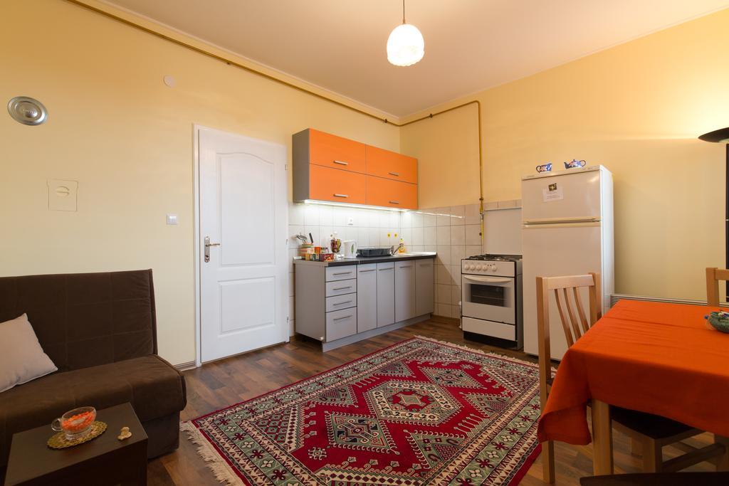 Apartment Honey Free Parking Сараєво Екстер'єр фото